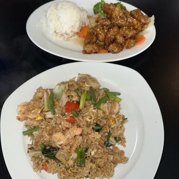 Royal Thai and Sushi - Basil Fried Rice, Sesame Chicken - Sushi Bars Near Me - Tallahassee, Florida Royal Thai and Sushi - Basil Fried Rice, Sesame Chicken - Sushi Bars Near Me - Tallahassee, Florida