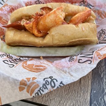 Mason’s Famous Lobster Rolls - Connecticut Roll - Seafood Near Me - Gaithersburg, Maryland Mason’s Famous Lobster Rolls - Connecticut Roll - Seafood Near Me - Gaithersburg, Maryland