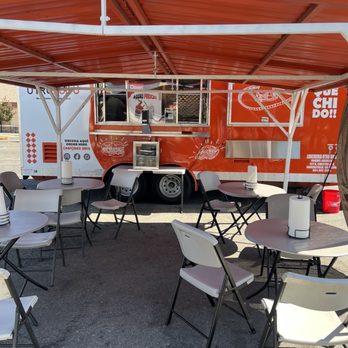 Loncheria Otro Rollo - Outdoor seating - Mexican Near Me - Bakersfield, California
