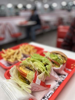 In-N-Out Burger by null