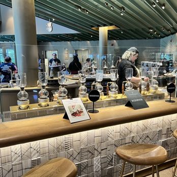 Starbucks Reserve Roastery Chicago - Coffee Roasteries Near Me - Chicago, Illinois