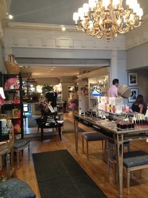 Kimara Ahnert Make Up Studio by null
