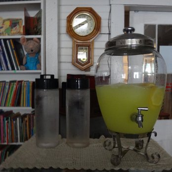 Knight's Ferry Creamery - lemonade for the party - Ice Cream & Frozen Yogurt Near Me - Knights Ferry, California