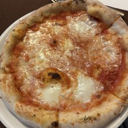 Pizzeria Giovanni - Margarita pizza (cheese)