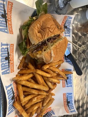 Airport Cafe & Liquors by null