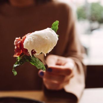 Focacceria Apulia - Burrata - Italian Near Me - Hamburg, HH