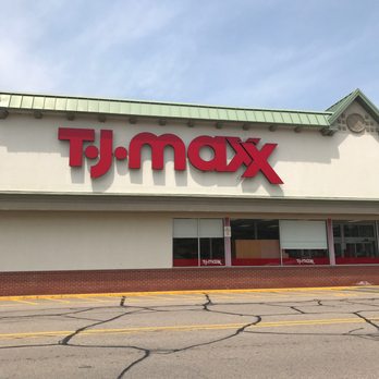 Tj Maxx - Retail therapy during lunch break! - Department Stores Near Me - Smithfield, Rhode Island