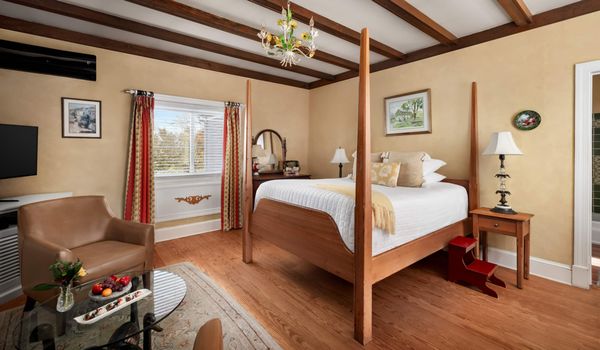 L'Auberge Provencale Inn & Restaurant by null