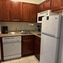 Staybridge Suites Rockford - Kitchenette