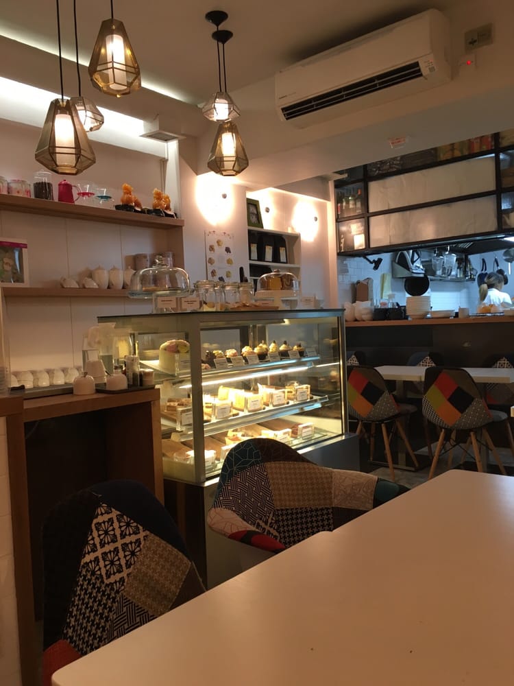 BAKERY CAFE 13 Photos 威靈頓街73號, Hong Kong Bakeries Phone Number