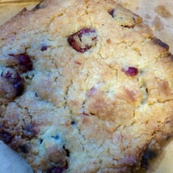 Boulangerie Patisserie - Jacques Deslandes - Délicieux cookie cranberries chocolat blanc pour 0,80€ !!