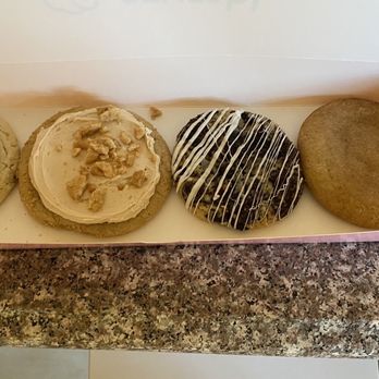 Crumbl - Glendora - Cookiessssssss - Bakeries Near Me - Glendora, California