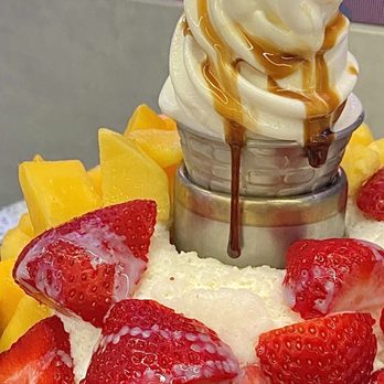 Heuk Hwa Dang - Mango and berry shave ice - Desserts Near Me - New York, New York Heuk Hwa Dang - Mango and berry shave ice - Desserts Near Me - New York, New York