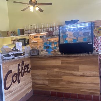 Mojo's Village Cafe - Order here - Coffee & Tea Near Me - Cambria, California