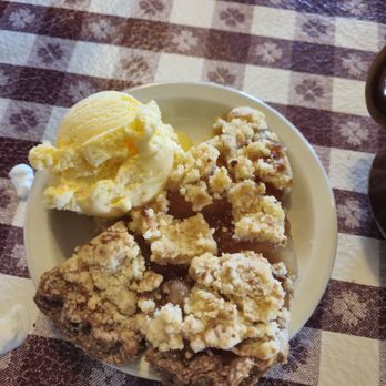Ronneburg Restaurant - Apple pie - German Near Me - Amana, Iowa Ronneburg Restaurant - Apple pie - German Near Me - Amana, Iowa