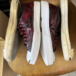 The old bottoms were so dirty and yellow from aging. The old bottoms were so dirty and yellow from aging.