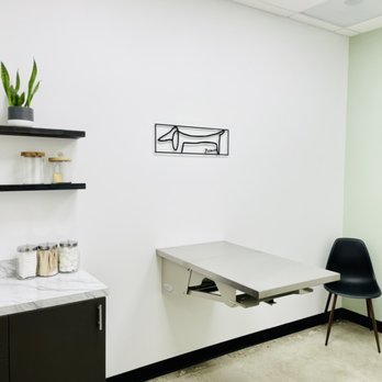 Sunset Veterinary Center - Exam room - Veterinarians Near Me - Diamond Bar, California
