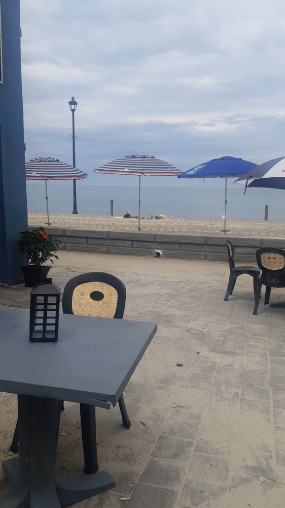 THE BEACH PIT 115 Beach Drive, Wasaga Beach, Ontario, Canada Ice Cream & Frozen Yogurt