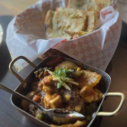 Balti Indian Cuisine - Onion kulcha and veg jalfrezi
