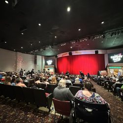 The Comedy Barn - Full crowd