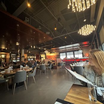 Scarlet Knife - Atmosphere - Cocktail Bars Near Me - Latham, New York