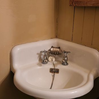 The Truckee Hotel - The sink is by the door. Was this a brothel at one time? - Hotels Near Me - Truckee, California