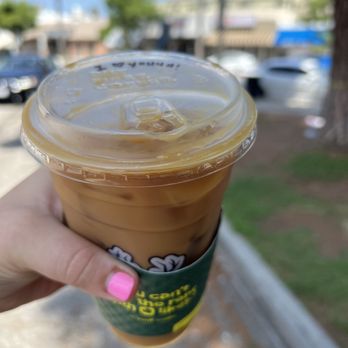Alfred Coffee - Iced vanilla americano w a splash of almond milk - Coffee & Tea Near Me - Studio City, California Alfred Coffee - Iced vanilla americano w a splash of almond milk - Coffee & Tea Near Me - Studio City, California