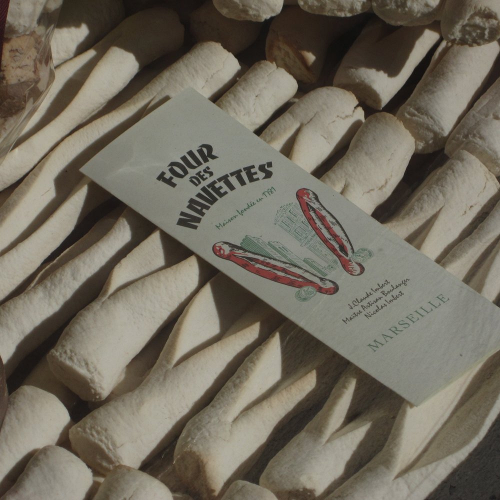 Four des Navettes - store window shot - Bakeries Near Me - Marseille, 13 Four des Navettes - store window shot - Bakeries Near Me - Marseille, 13