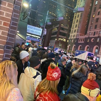 TopView - The line of people I've been waiting with for two hours!! - Bus Tours Near Me - New York, New York TopView - The line of people I've been waiting with for two hours!! - Bus Tours Near Me - New York, New York