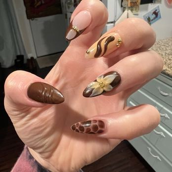 Glossy Nail Bar - Waxing Near Me - San Luis Obispo, California