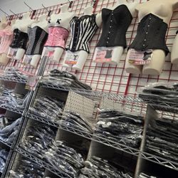 Janet's Dungeon - Corsets, bustiers, and waist trainers