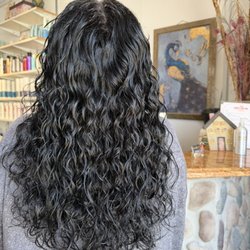 Daniel Lynn Salon - Perm and haircut by Mira