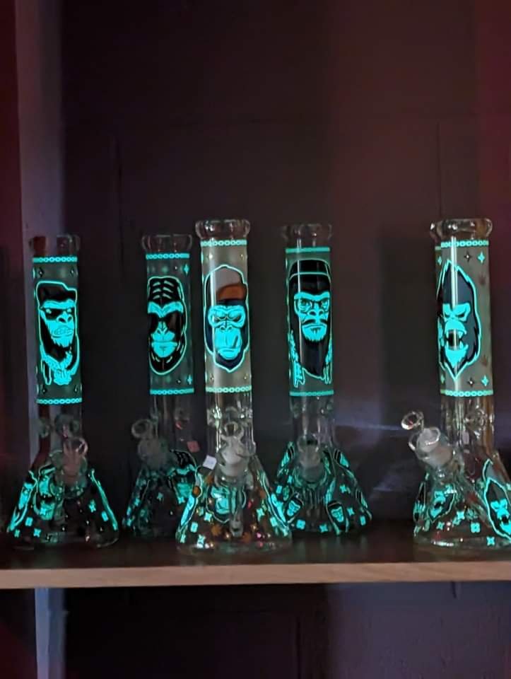 PETE’S SMOKE SHOP & MIDDLE EAST FEAST Updated September 2024 118 N