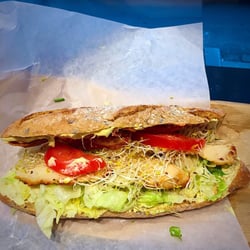 Really fantastic chicken club with bacon and curry dressing! I wish I had another one!