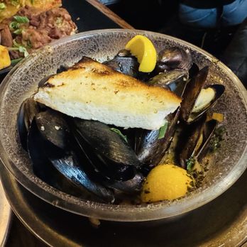 Broadway Oyster Bar - Mussels - Cajun/Creole Near Me - St. Louis, Missouri Broadway Oyster Bar - Mussels - Cajun/Creole Near Me - St. Louis, Missouri