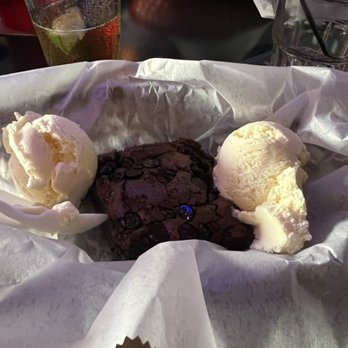 The Fillin’ Station - Hot chocolate brownie with ice cream - Bars Near Me - Kingston Springs, Tennessee The Fillin’ Station - Hot chocolate brownie with ice cream - Bars Near Me - Kingston Springs, Tennessee