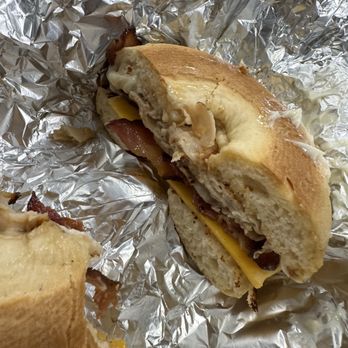 Beach Bagels & Subs - Gluten free with vegan cheese - Juice Bars & Smoothies Near Me - Wilmington, North Carolina