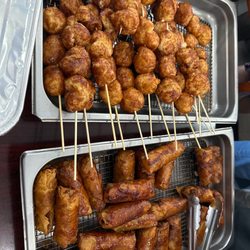 Sariling Atin Filipino Restaurant - Karaoka and turon