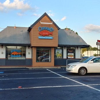 Captain D's - a car parked in front of a restaurant - Seafood Near Me - Bowling Green, Kentucky Captain D's - a car parked in front of a restaurant - Seafood Near Me - Bowling Green, Kentucky