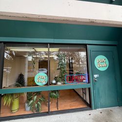 PDX Deals - Outside storefront