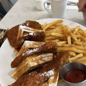 The Tasty Table - We went big with the chicken and waffles. The cutlet is perfection. - American Near Me - Ossining, New York