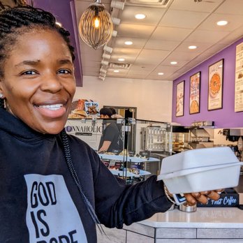 Cinnaholic - Happy Customer - Bakeries Near Me - Baltimore, Maryland