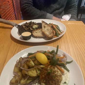 Ivy City SmokeHouse - Seafood Near Me - Washington, DC, District of Columbia