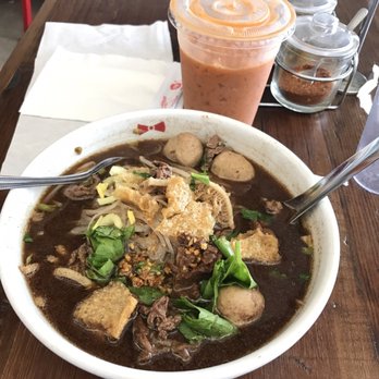 Bowl Thai - What a huge bowl of boat noddle!!! - Thai Near Me - Gardena, California