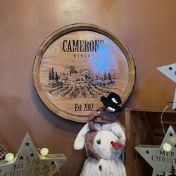 Cameron's Winery - Such cute decor