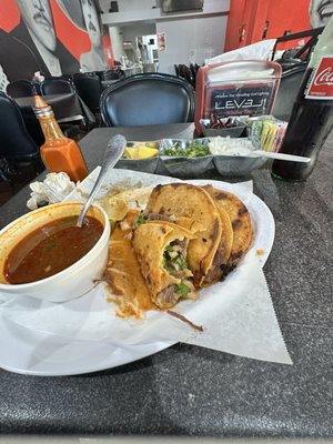 Birrieria El Taco Solito by null