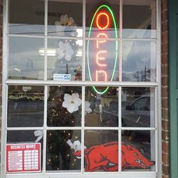 Magnolias - Open Mon-Sat 9am-5pm!