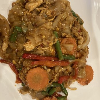 Thai Palace - Drunken noodle - Thai Near Me - Bloomfield, Connecticut