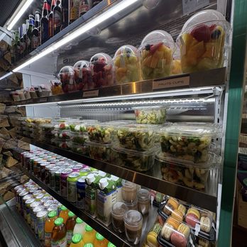 Tazza Cafe - Diverse fruit and pasta along with quick dessert to grab . - Pizza Near Me - Washington, DC, District of Columbia