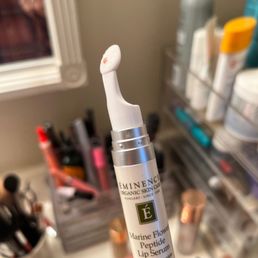 Love this lip serum that comes with this cool applicator! Love this lip serum that comes with this cool applicator!